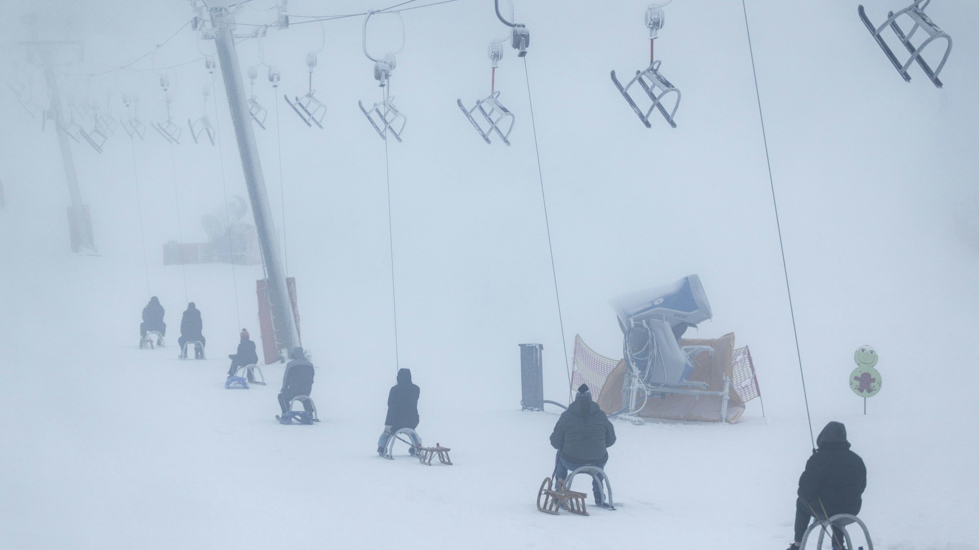 Winterberg: Blick auf die Ski- und Rodelpisten im Familienskigebiet Sahnehang 2024.