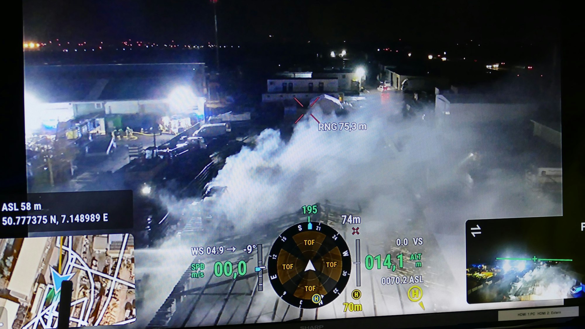 Mit einem Drohnenbild begutachtete die Feuerwehr die Lage aus der Luft.