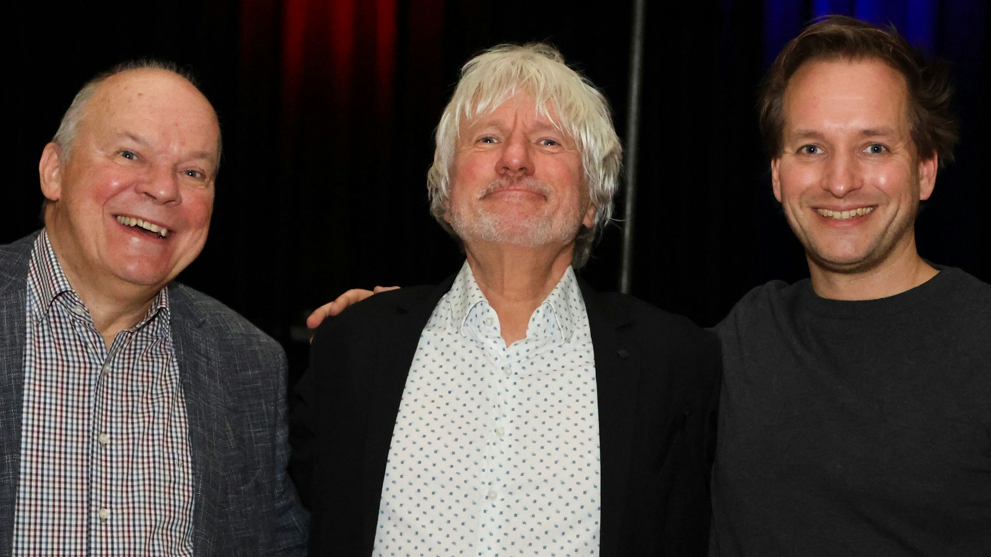 Gemeinsam hatten sie in Waldbröl bisher immer gut lachen (von links): Leo Wehling (Vorstandssprecher von „Waldbröl erleben“), der Kölner Kabarettist Jürgen Becker und Martin Finke (Geschäftsführer der „Wir für Waldbröl“-GmbH).