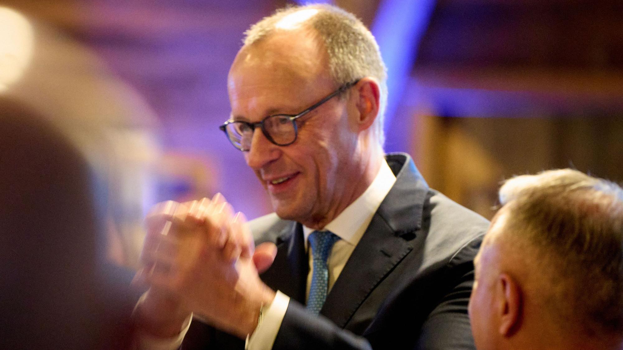Neustadt (Wied): Bundeskanzler Friedrich Merz (CDU) spricht bei der der Eröffnung des Niedax Technologie Campus.