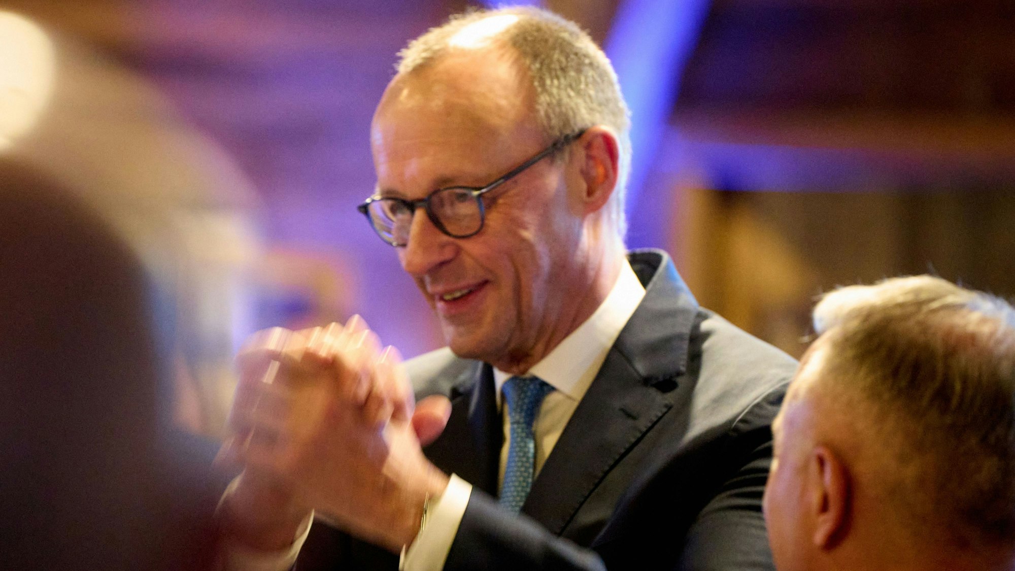 Neustadt (Wied): Bundeskanzler Friedrich Merz (CDU) spricht bei der der Eröffnung des Niedax Technologie Campus.