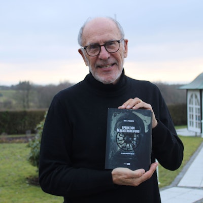 Jörg Trauboths aus Lohmar hat einen neuen Politthriller veröffentlicht: "Operation Machtergreifung"