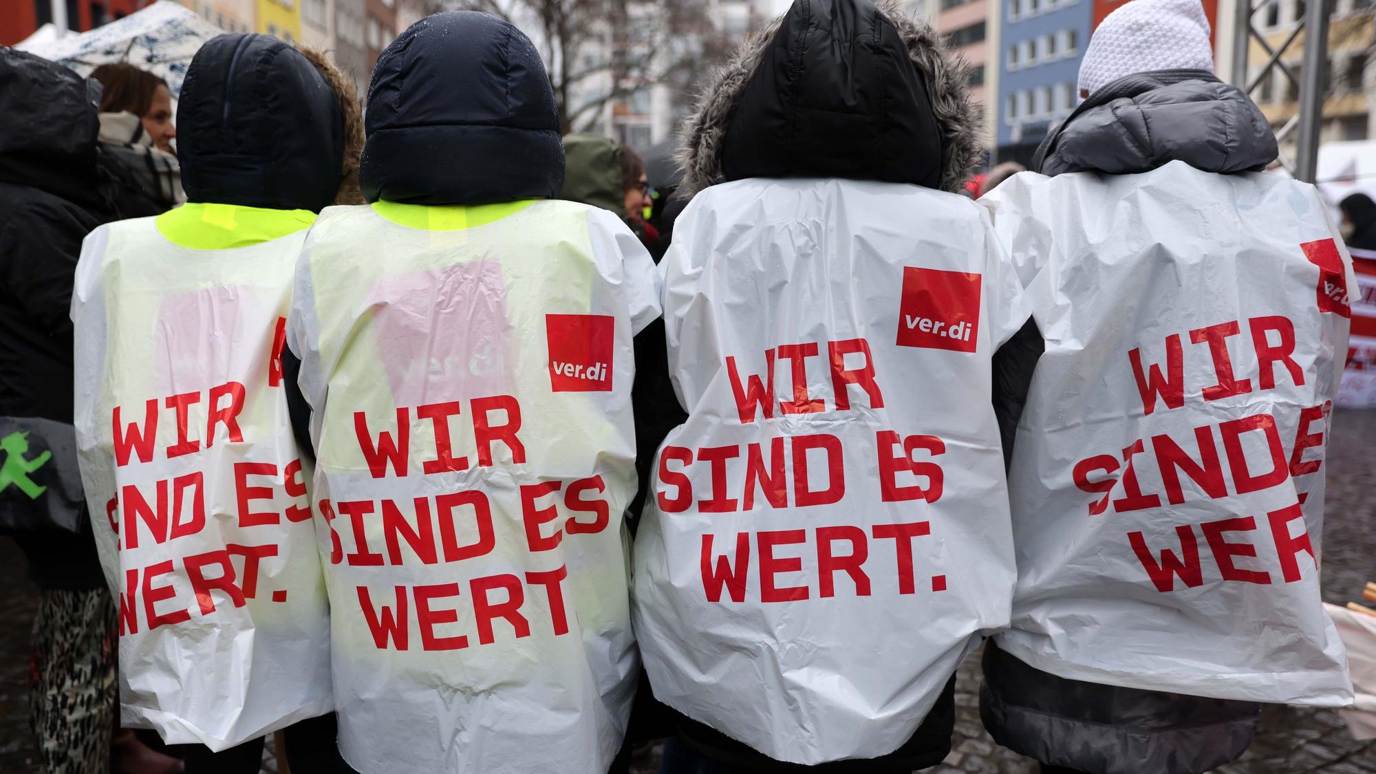 Verdi und weitere Gewerkschaften rufen in den kommenden Tagen zur Arbeitsniederlegung auf. (Archivbild)
