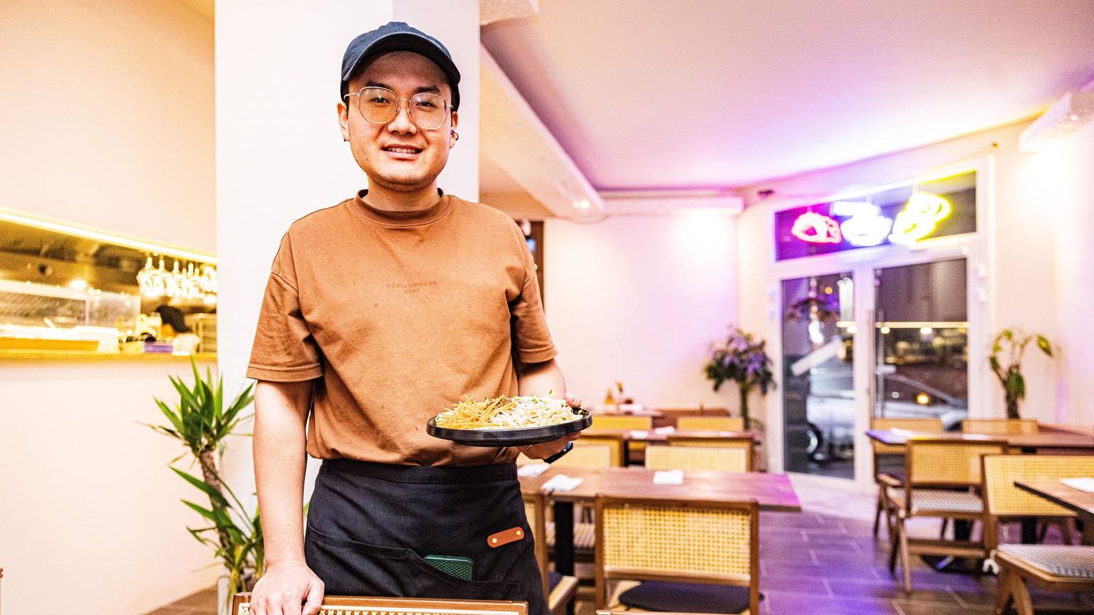 Essen soll glücklich machen: Das neue Restaurant von Yongliang Wu heißt Glücksbissen und serviert chinesische Nudelgerichte.