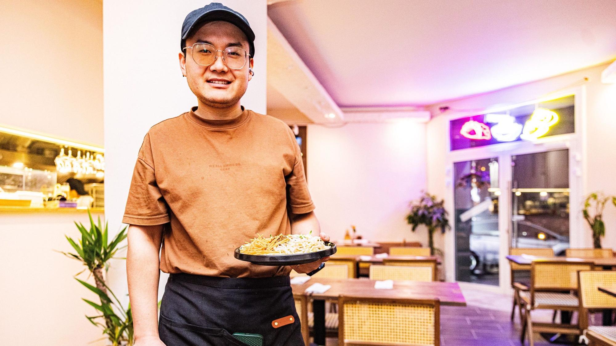 Essen soll glücklich machen: Das neue Restaurant von Yongliang Wu heißt Glücksbissen und serviert chinesische Nudelgerichte.