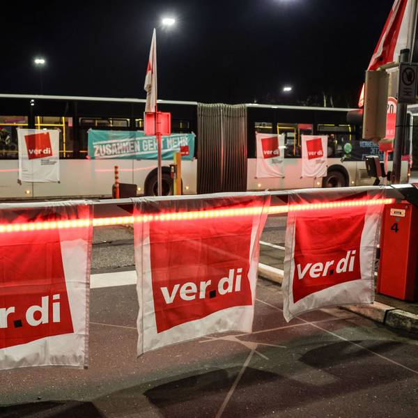 Köln: Busse der Kölner Verkehrsbetriebe KVB stehen im Depot.
