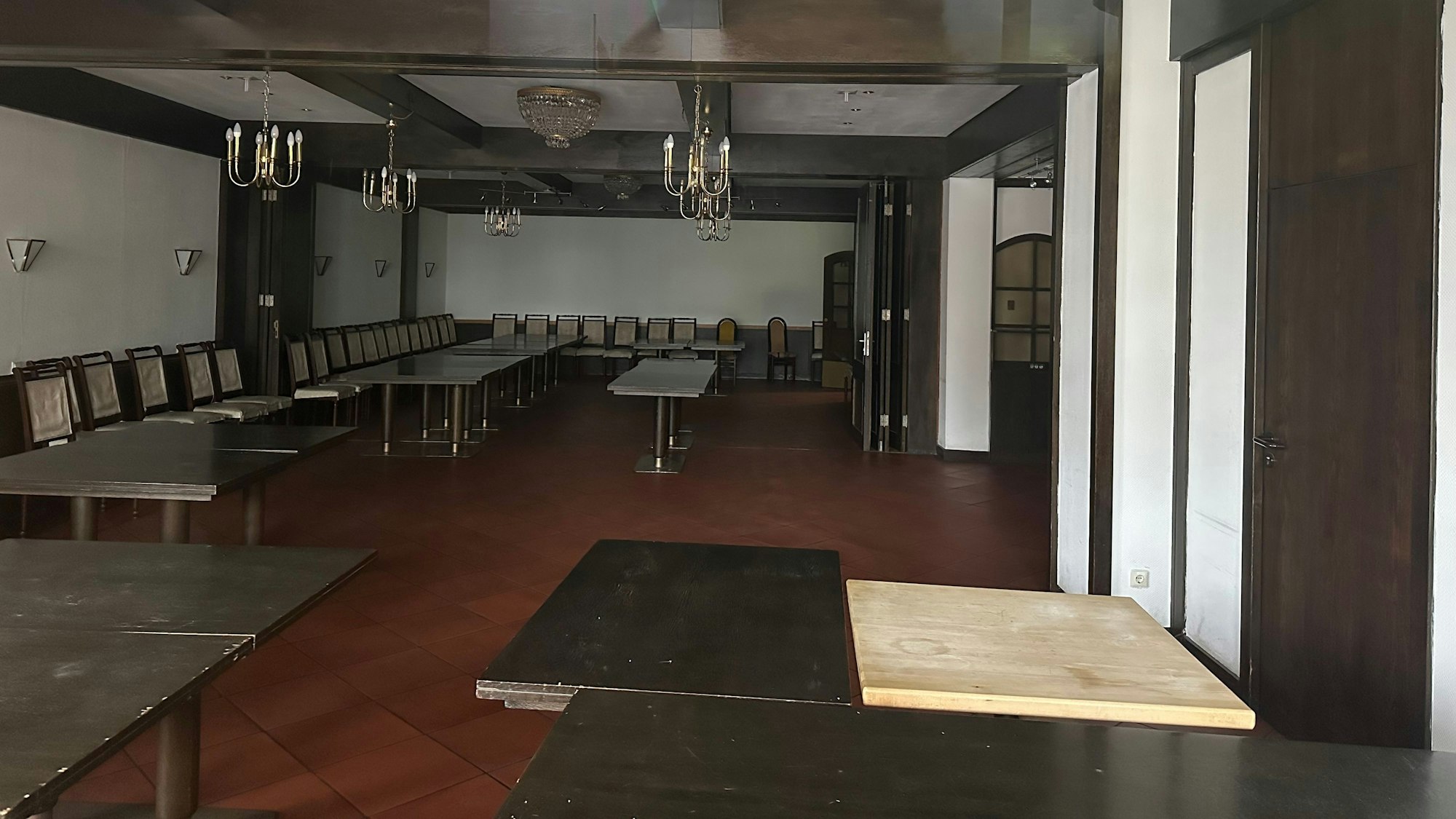 Den Charme der 1970er Jahre hat die Inneneinrichtung der Ratstube in Sankt Augustin.