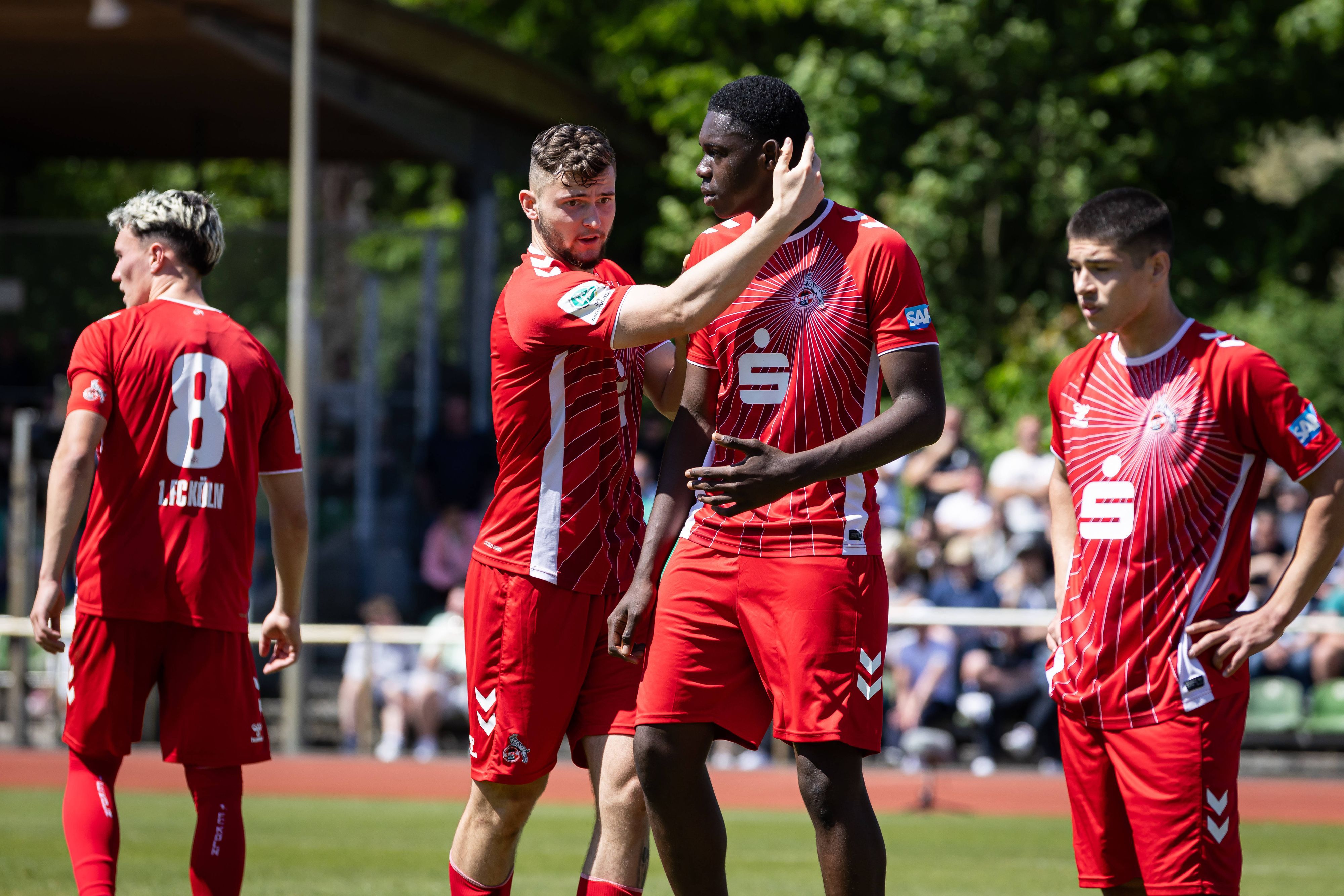 DFB U19 Nachwuchsliga Halbfinale: SV Werder Bremen vs. 1. FC Köln U19, Weserstadion Platz 11 Luis Magnus Stapelmann nr.04, 1. FC Köln U19 und Assad Kotya-Fofana nr.05, 1. FC Köln U19 nach gelungener Abwehraktion DFB U19 Nachwuchsliga Halbfinale: SV Werder Bremen vs. 1. FC Köln U19, Weserstadion Platz 11 am 11.05.25 *** DFB U19 Junior League semi-final SV Werder Bremen vs 1 FC Köln U19, Weserstadion Platz 11 Luis Magnus Stapelmann nr 04, 1 FC Köln U19 and Assad Kotya Fofana nr 05, 1 FC Köln U19 after a successful defensive action DFB U19 Junior League semi-final SV Werder Bremen vs 1 FC Köln U19, Weserstadion Platz 11 on 11 05 25 Copyright: xBEAUTIFULxSPORTS/MarioxM.xKobergx