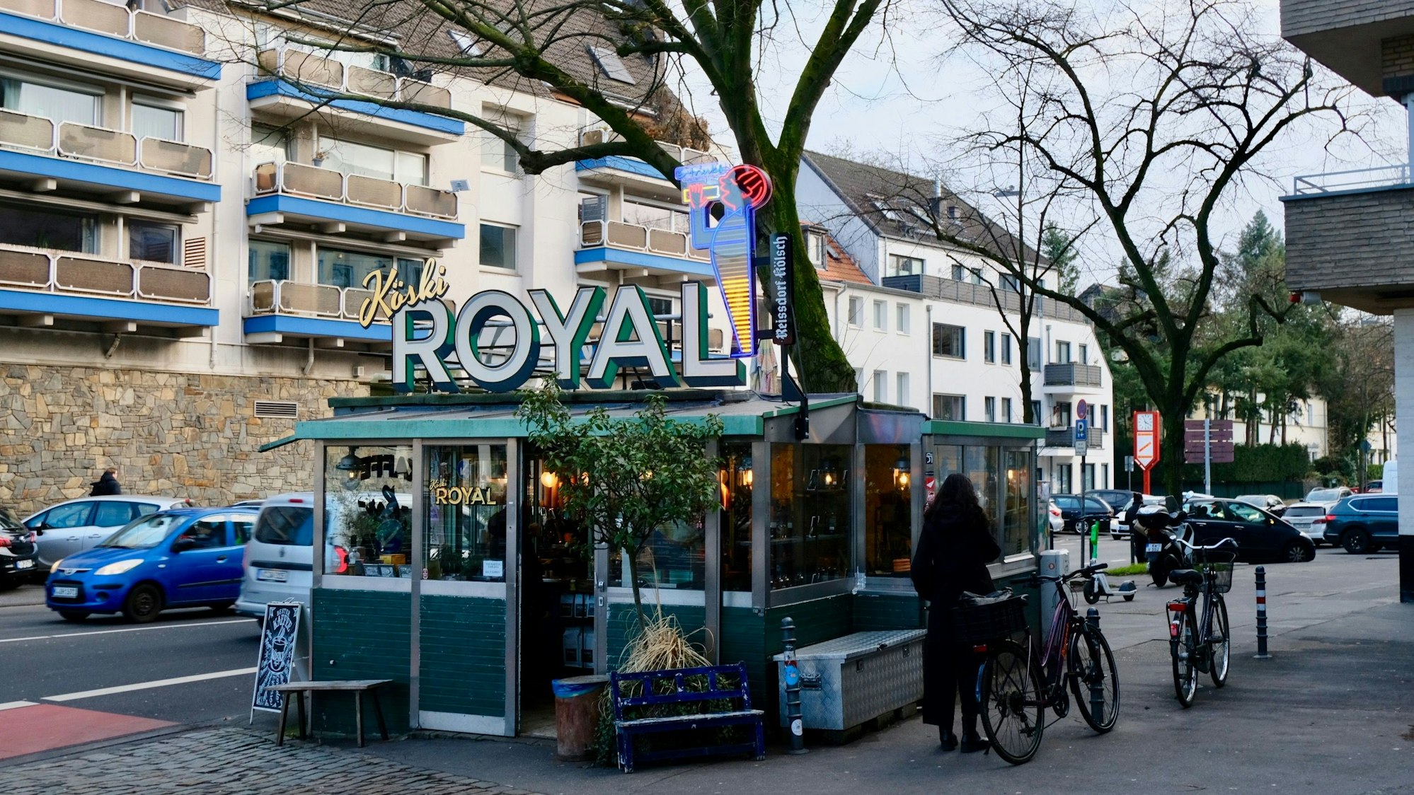 Das Kiosk Köski Royal an der Ecke Kitschburger/Aachener Straße ist ein Treffpunkt.