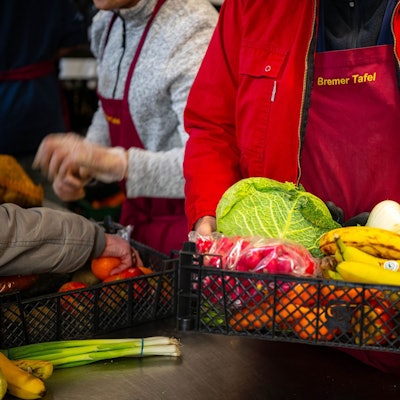 Die Tafeln in Deutschland versorgen Hunderttausende mit sehr wenig Geld. (Symbolbild)