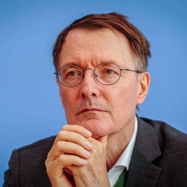 „Das bringt Gefährdungen, die wir uns bisher nicht vorstellen konnten“: SPD-Forschungspolitiker Karl Lauterbach.