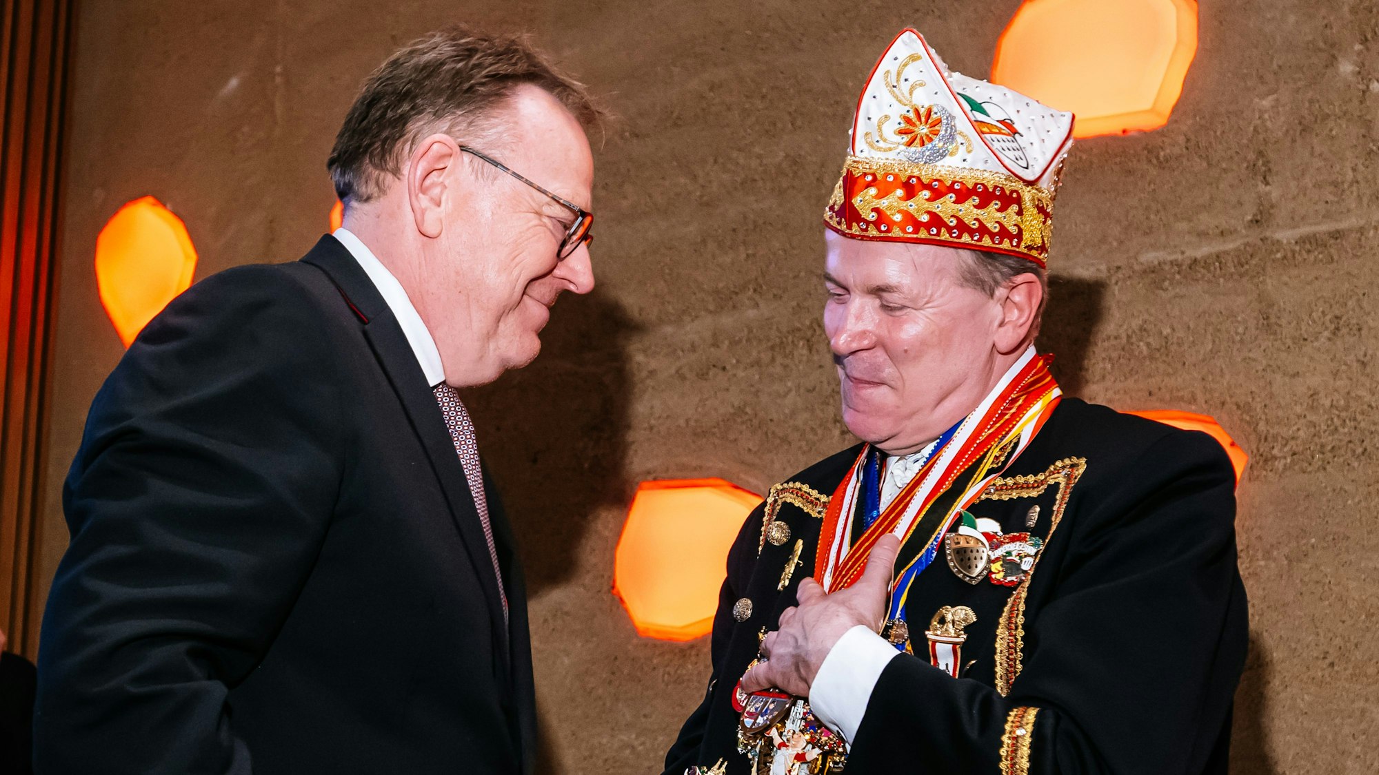 Oberbürgermeister Torsten Burmester würdigte Kuckelkorn in einer Rede.