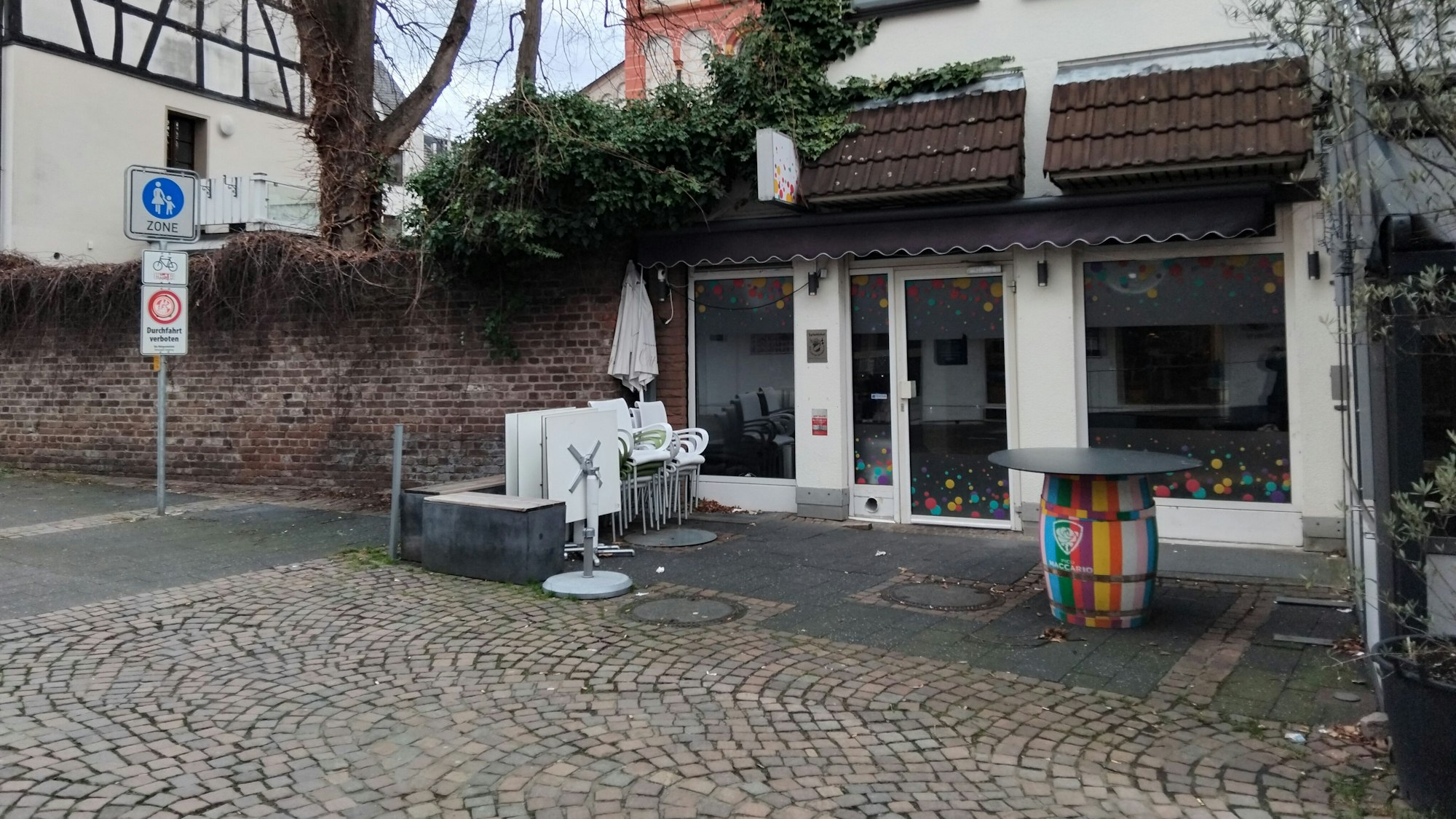 Im kürzlich frei gewordenen Standort am Herrengarten eröffnet Phil Hönscheid seine neue Location pünktlich zum Karneval.