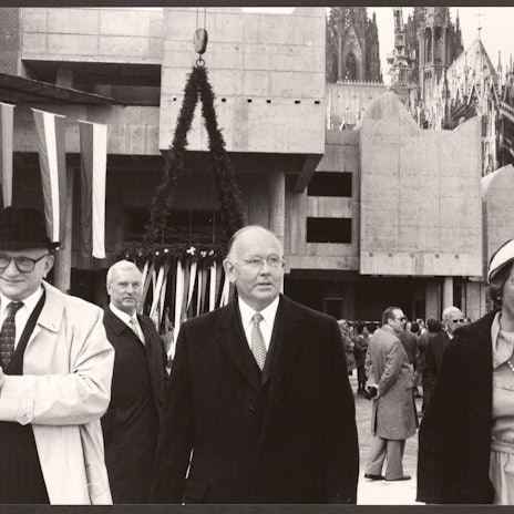 Richtfest für das Museum Ludwig Im Bild v.l.: der Kölner Oberstadtdirektor Kurt Rossa, mit Peter und Irene Ludwig.