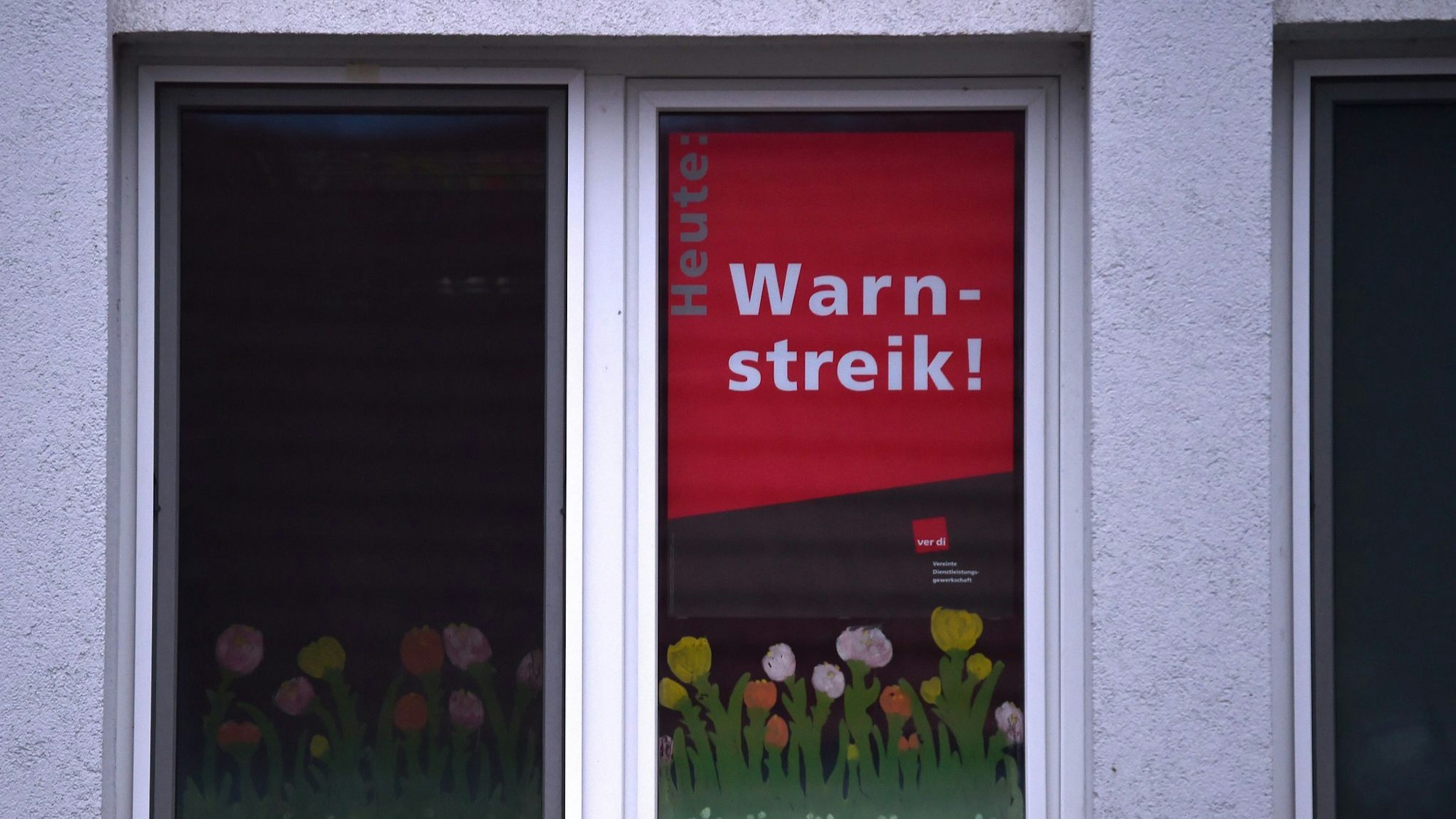 In mehreren Regionen von NRW sind Beschäftigte der Awo zu Warnstreiks aufgerufen. Betroffen sind eine Reibe von Awo-Kitas. (Archivbild)