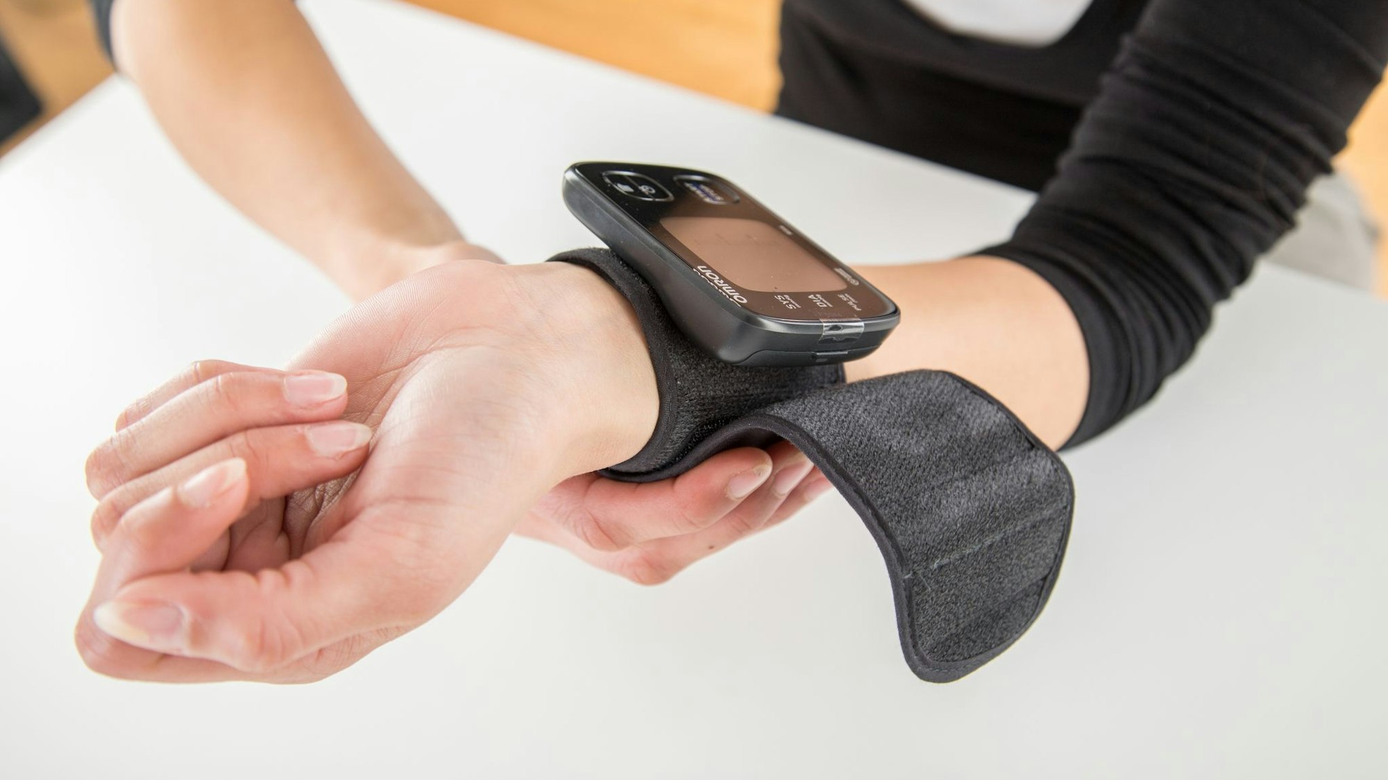 Den Blutdruck im Blick: In der Menopause steigt der Testosteronspiegel - ein Risikofaktor für Bluthochdruck.