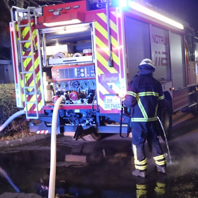 Insgesamt waren mehr als 40 Feuerwehrleute am Einsatzort.