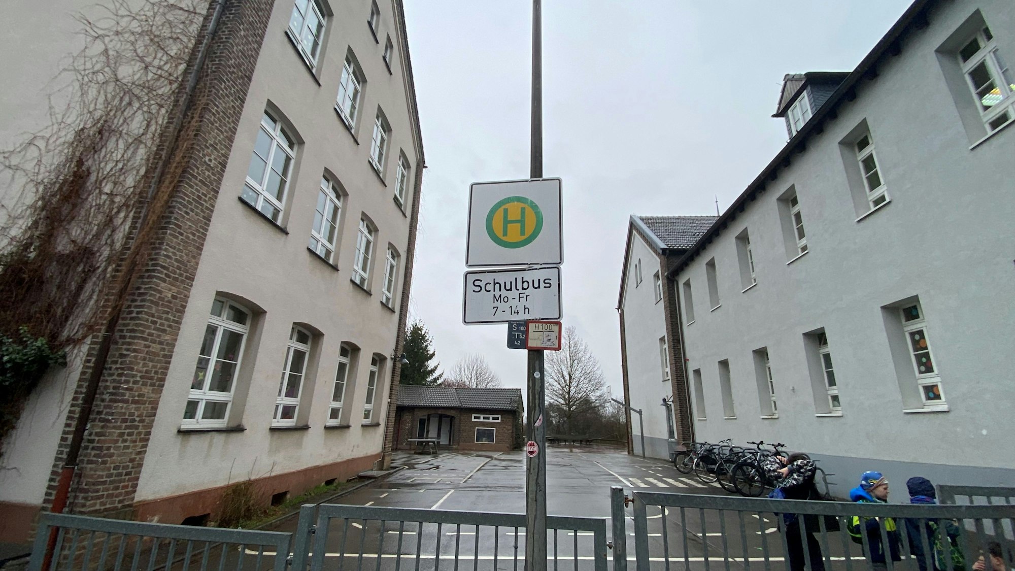Zu sehen ist die Grundschule in Brühl-Badorf.