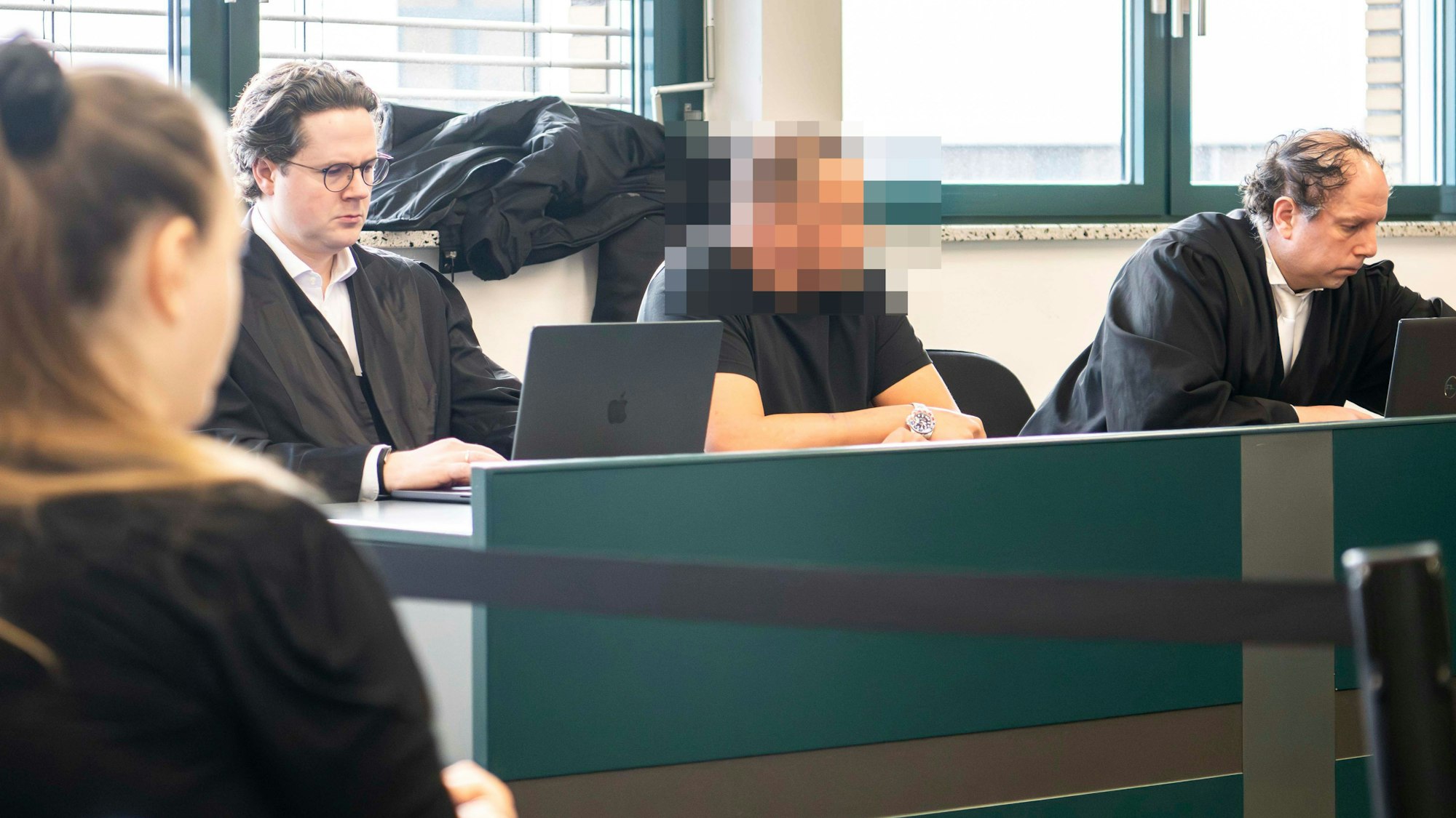 Das Bild zeigt einen Moment im Amtsgericht Euskirchen während der Verhandlung.