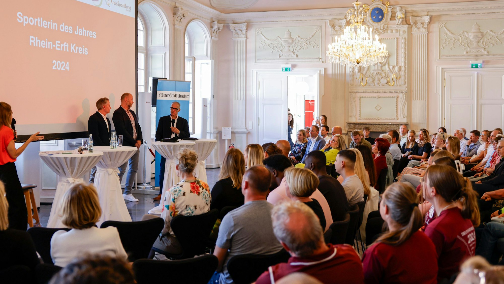 Das Bild zeigt einen festlichen Saal in der Abteil Brauweiler. Anlass war die Sportlerehrung Rhein-Erft.