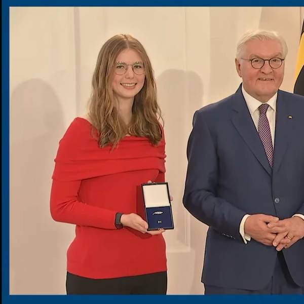 Bundespräsidenten Frank Walter Steinmeier hat Thalia Hönig aus Erftstadt für ihre Erfolge bei den Sommer-Deaflypmics 2025 in Tokio mit dem Silbernen Lorbeerblatt ausgezeichnet