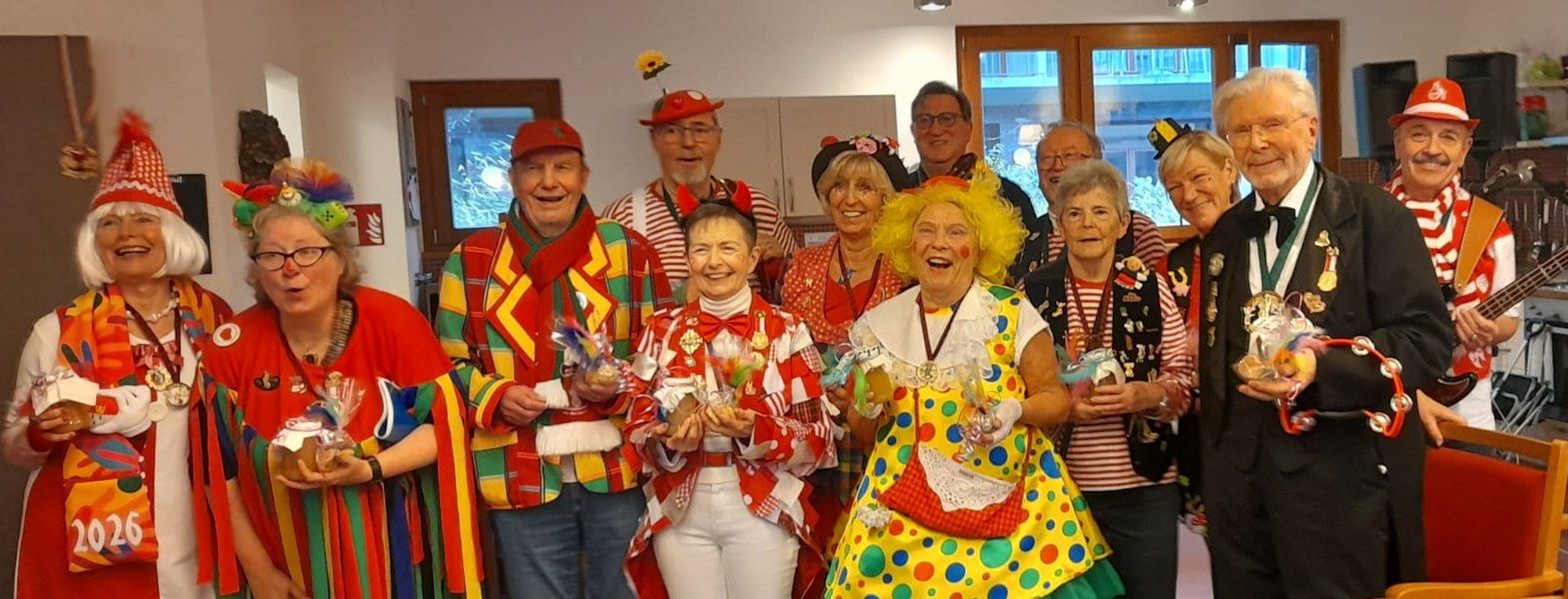 Friedrich Schlichting mit dem Team des Ambulanten Karnevalsdienstes.