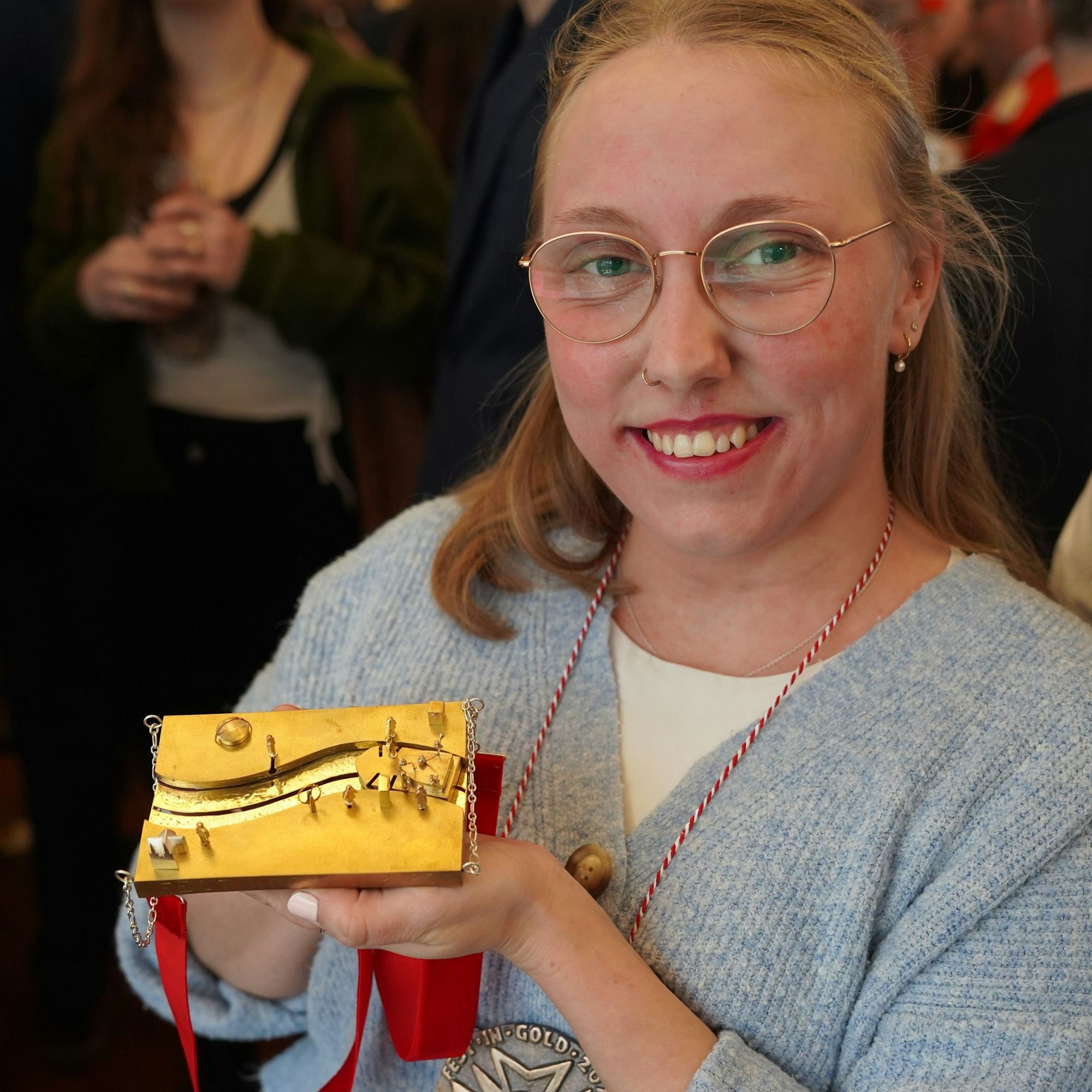 Maria Etzbach und ihr Orden zur Wiederbelebung der Kölner Lichter.