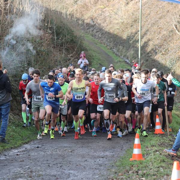 Szene vom Start eines Crosslaufs