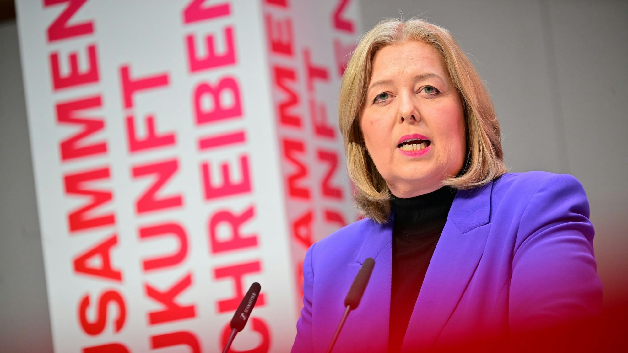 SPD-Chefin Bas kritisiert, der Sozialstaat werde als Bremsklotz diffamiert.