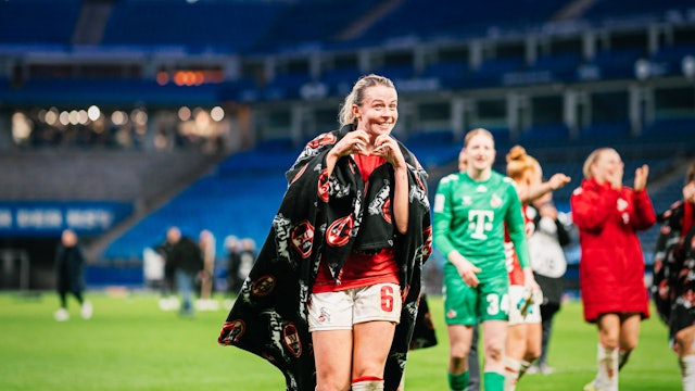 Google Pixel Frauen-Bundesliga: Hamburger SV vs. 1. FC Köln, 08.12.2025 Sandra Maria Jessen 1. FC Köln, 6 glücklich nach dem Spiel Fußball, Google Pixel Frauen-Bundesliga, 12. Spieltag: Hamburger SV vs. 1. FC Köln am 08.12.2025 im Volksparkstadion, Hamburg DFB REGULATIONS PROHIBIT ANY USE OF PHOTOGRAPHS AS IMAGE SEQUENCES AND/OR QUASI-VIDEO. *** Google Pixel Womens Bundesliga Hamburger SV vs 1 FC Köln, 08 12 2025 Sandra Maria Jessen 1 FC Köln, 6 happy after the match Football, Google Pixel Womens Bundesliga, 12 Matchday Hamburger SV vs 1 FC Köln on 08 12 2025 at Volksparkstadion, Hamburg DFB REGULATIONS PROHIBIT ANY USE OF PHOTOGRAPHS AS IMAGE SEQUENCES AND OR QUASI VIDEO Copyright: xBEAUTIFULxSPORTS/Tonhäuserx
