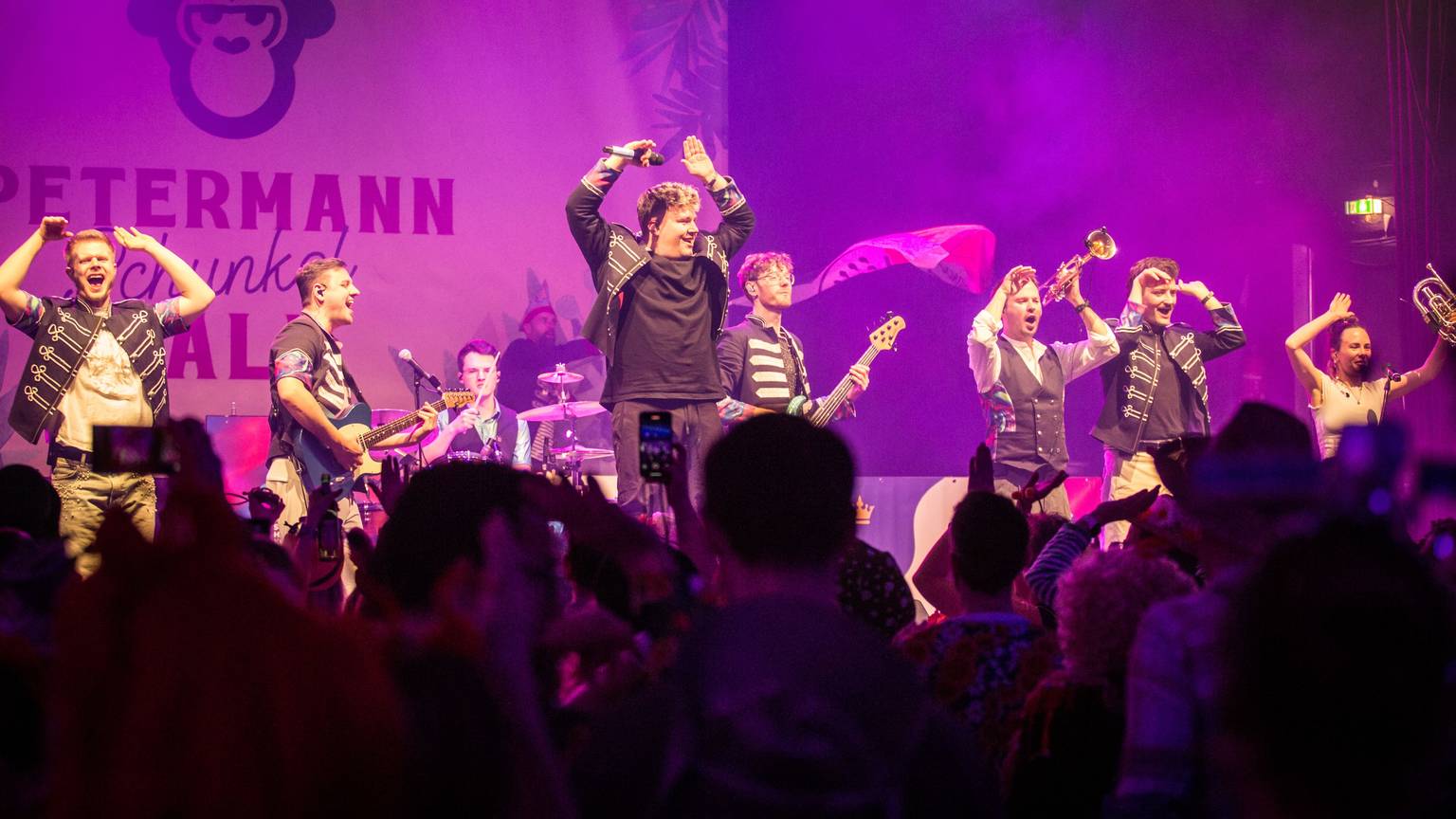 „Ich bin 'ne Karnevalsmaus“: Druckluft bei einem Auftritt in der Stadthalle.