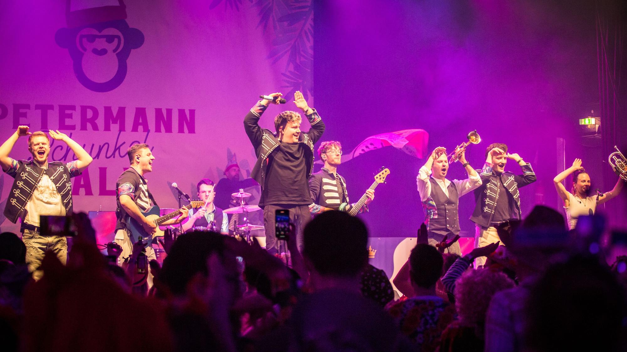 „Ich bin 'ne Karnevalsmaus“: Druckluft bei einem Auftritt in der Stadthalle.