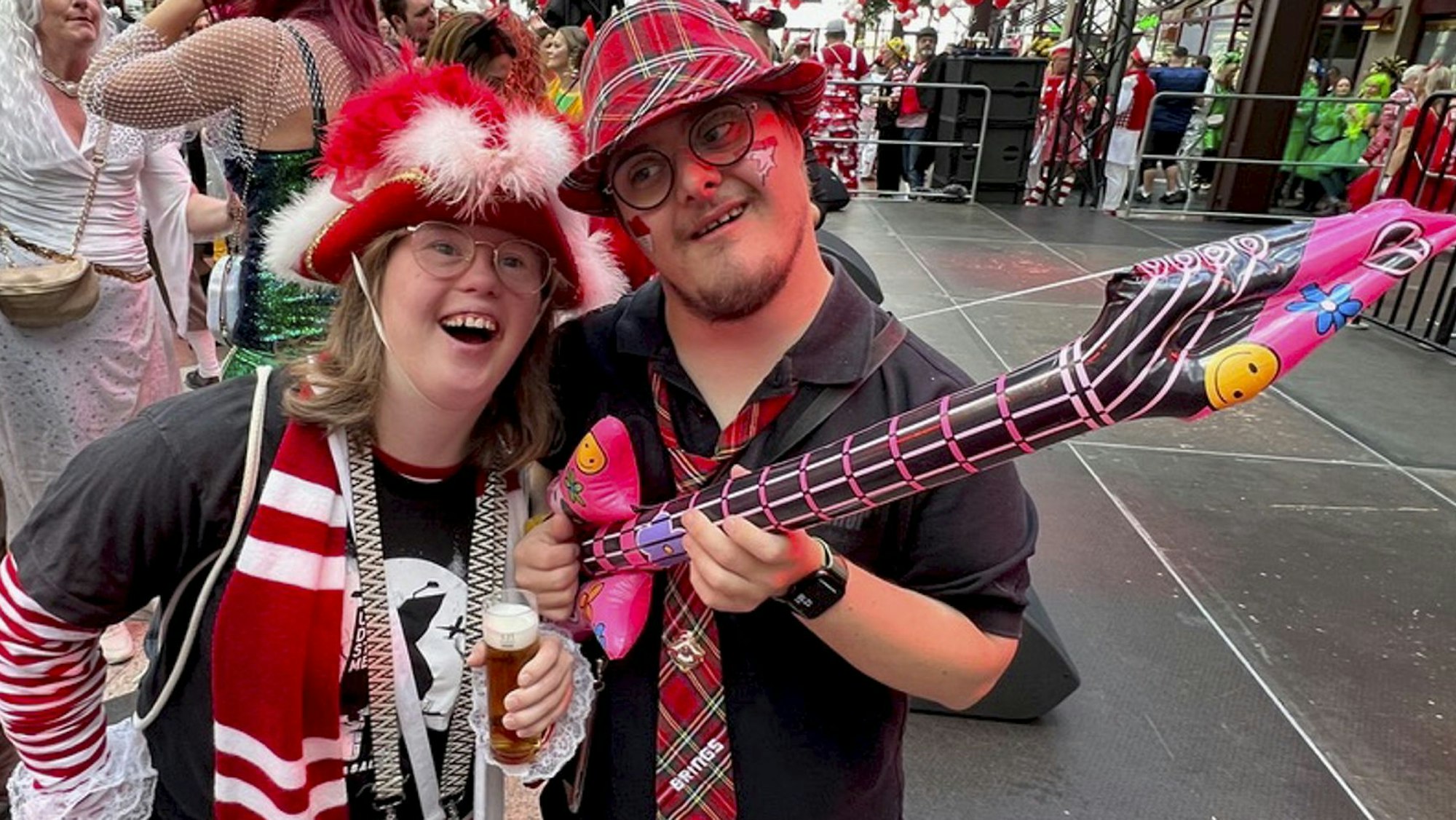 Jan Grünig und Natalie Dedreux sind Gründungsmitglieder von „De Freudenblömcher“.