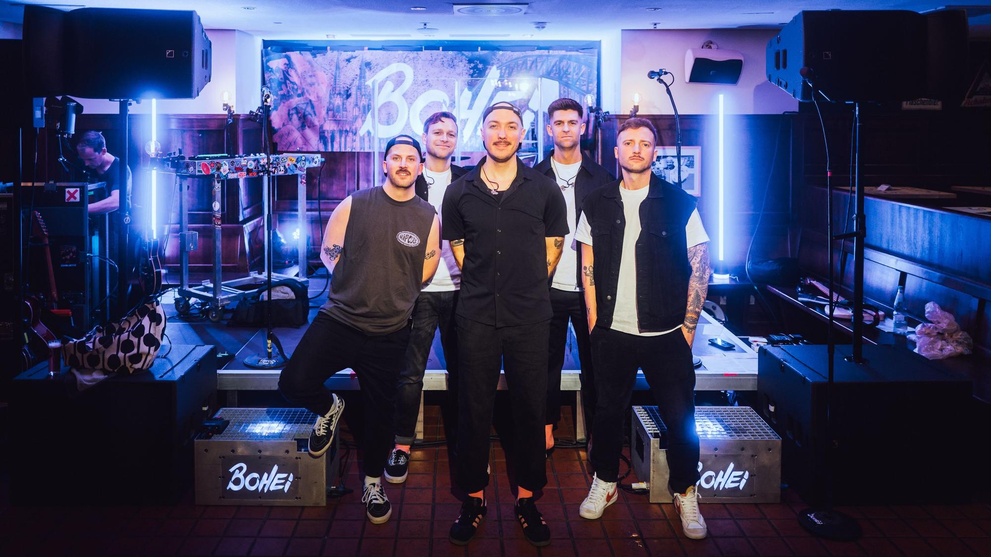 Die Band Bohei wünscht den Jecken „Jlitzer em Jeseech“.
