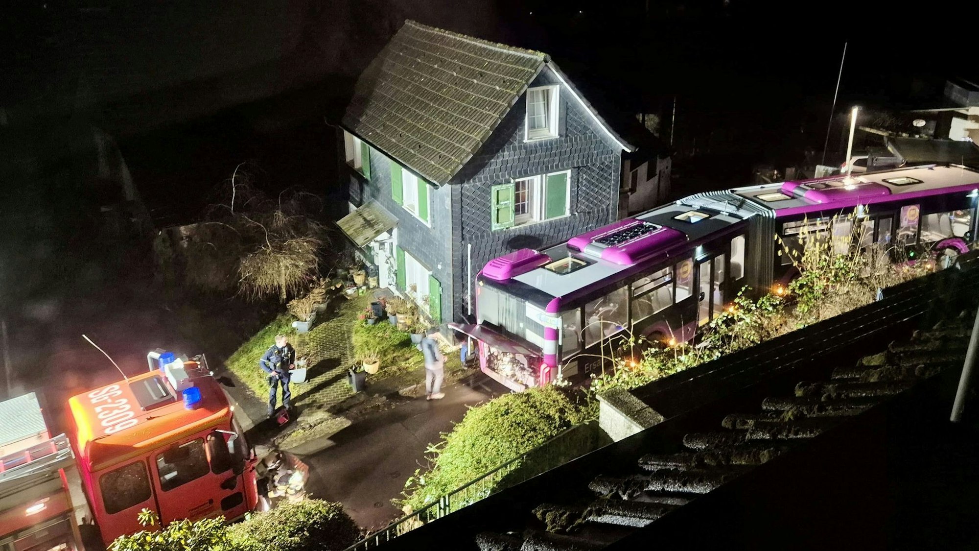 Der Bus war als Schienenersatzverkehr unterwegs.