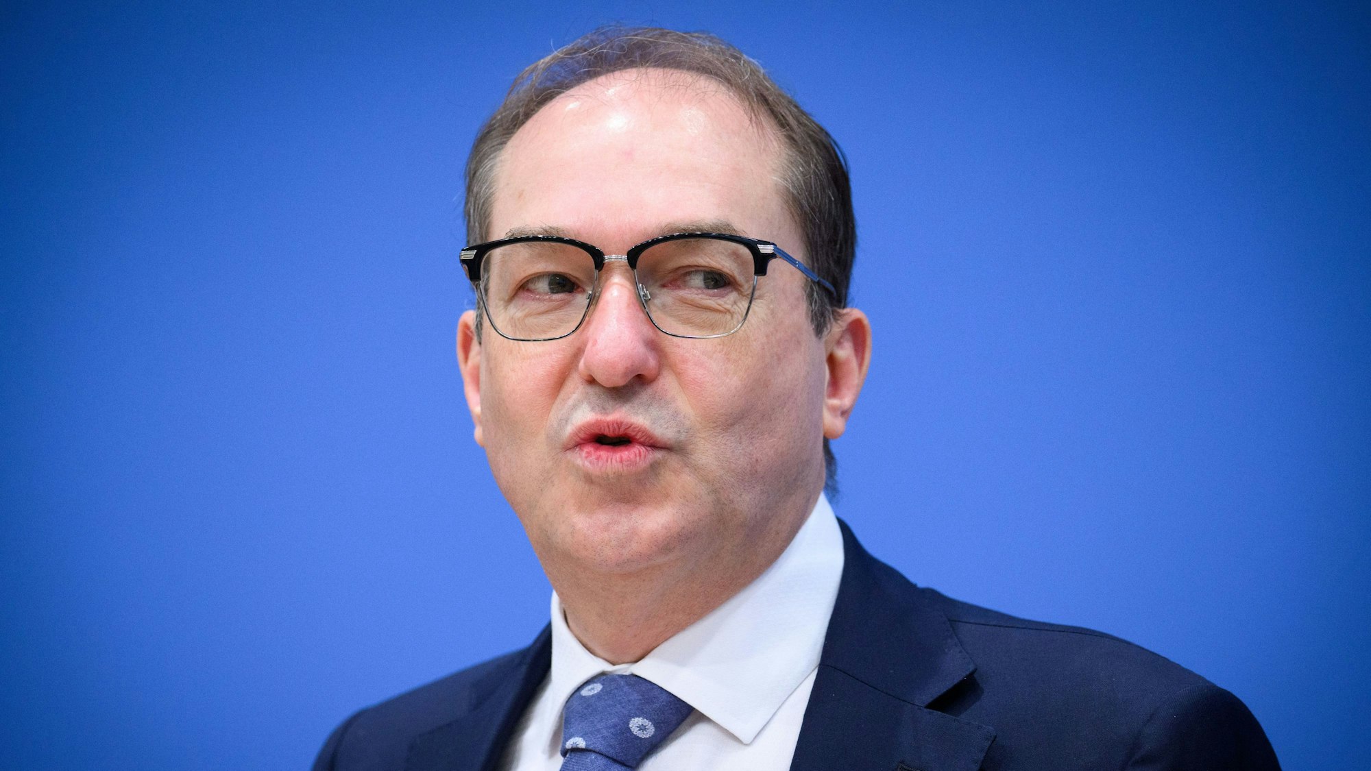 Alexander Dobrindt (CSU), Bundesinnenminister, bekommt scharfe Kritik zu hören. (Archivbild)