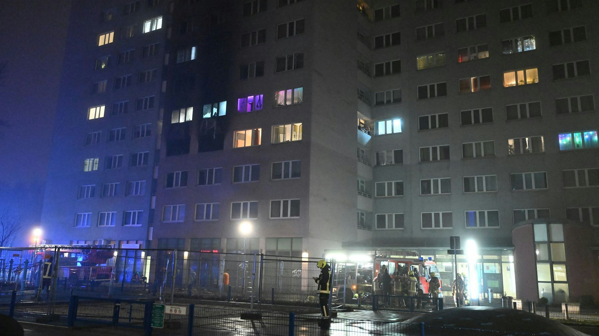 Rund 170 Feuerwehrkräfte waren am Brandort im Einsatz.