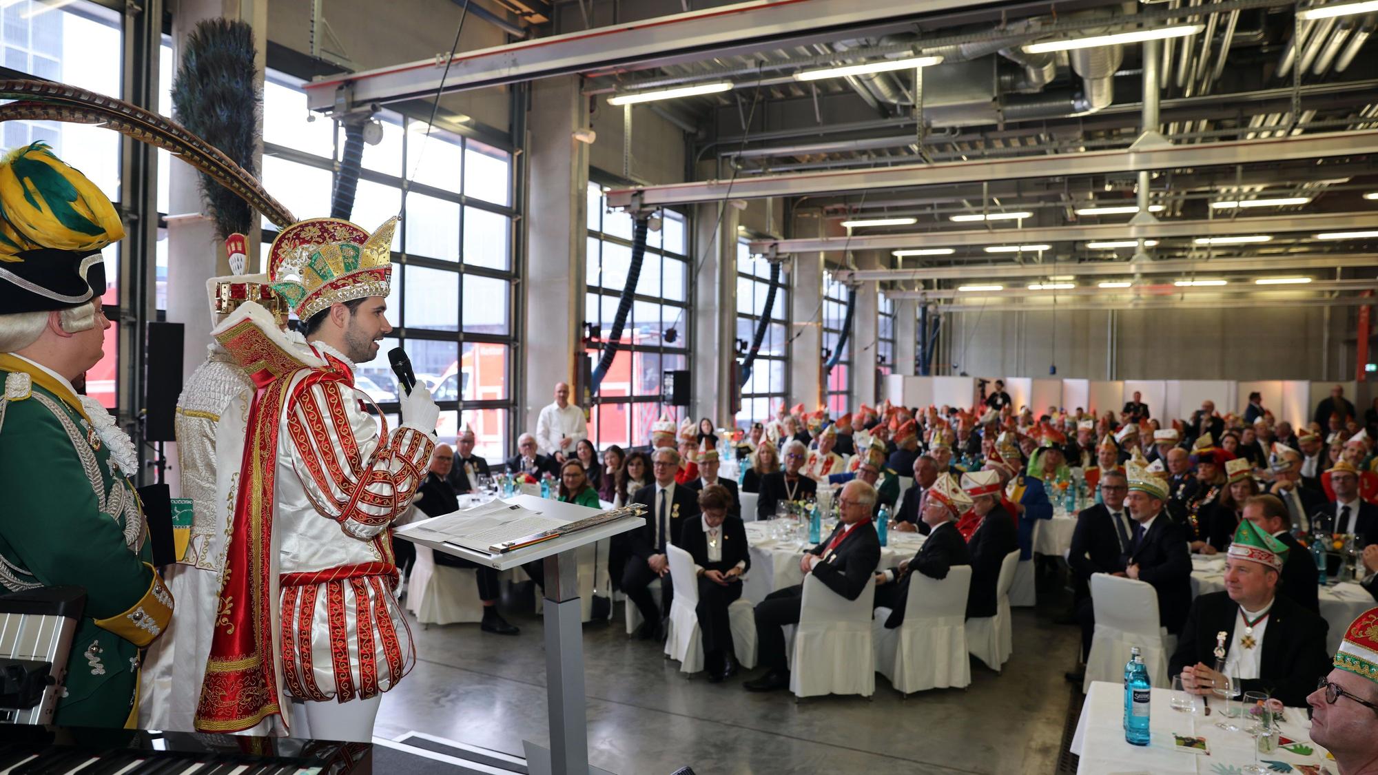 Prinz Niklas I. sprach auch den rund 200 anwesenden Gästen seinen Dank aus.