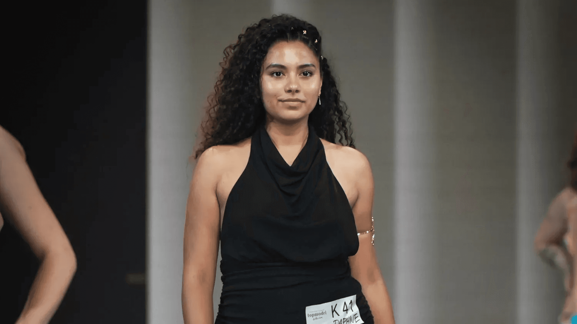 Die 25-jährige Daphne hat bereits Model-Erfahrung.