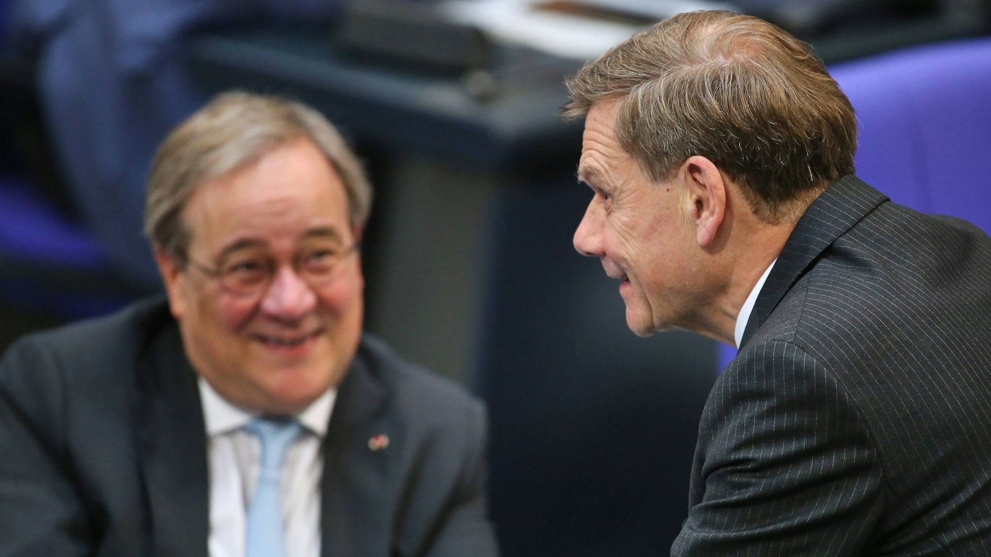 Der frühere NRW-Ministerpräsident Armin Laschet (CDU) und Außenminister Johann Wadephul (auch CDU) im Bundestag. (Archivbild)