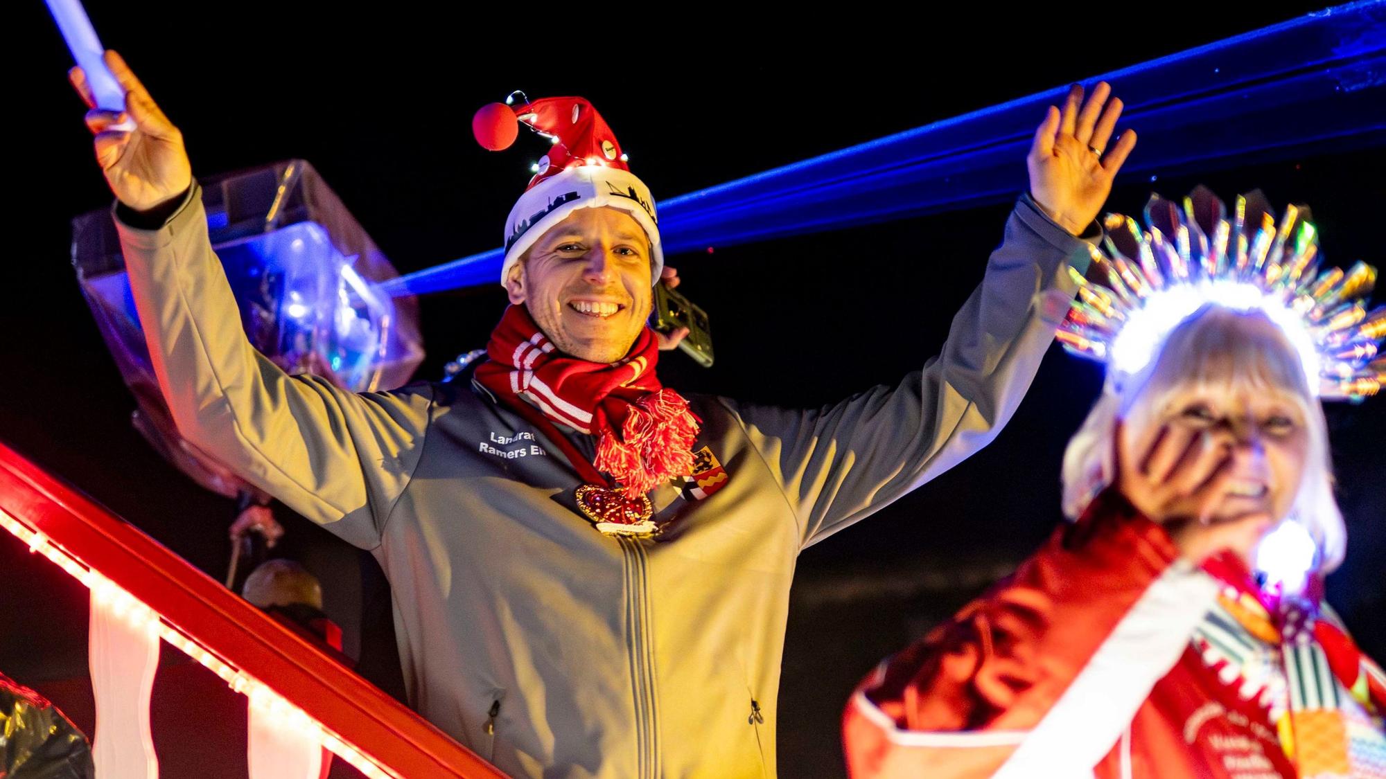 War das erste Mal beim Lichterzug in Eiserfey dabei: Landrat Markus Ramers.
