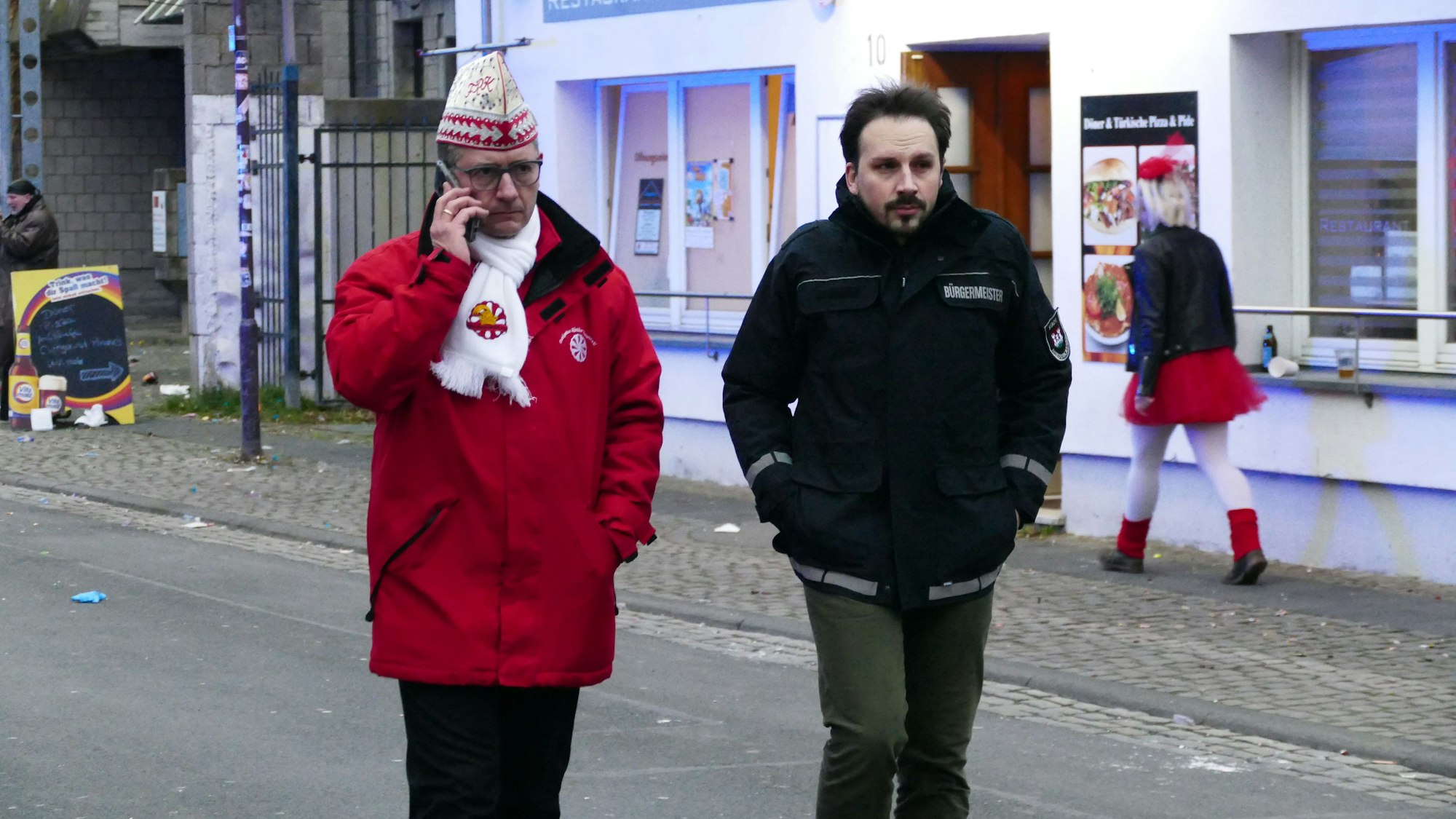 Stadtsprecher Markus Thüren und Bürgermeister Matthias Großgarten waren tief erschüttert.