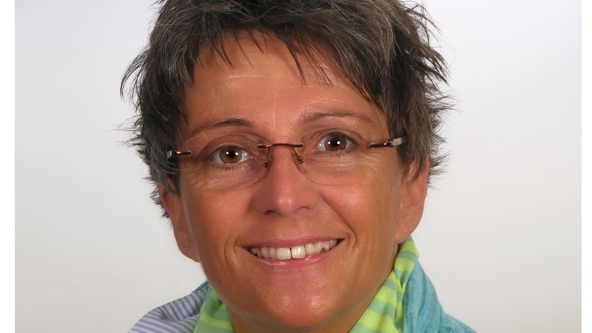 Zu sehen ist die Psychologin Dr. Silke von Beesten.
