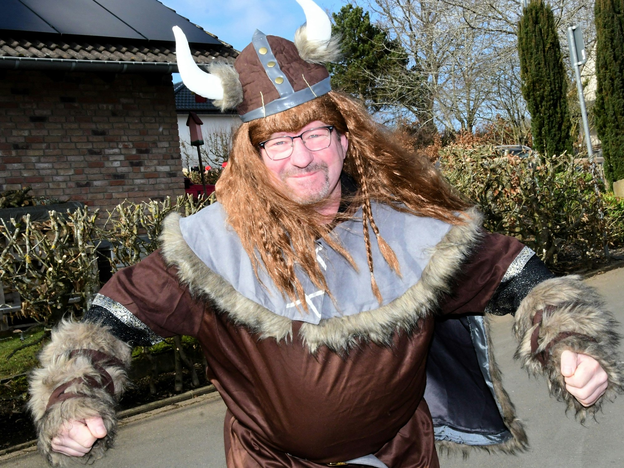 Gesichtet wurde auch ein friedlicher Wikinger, der doch glatt seine Axt im Wagen liegen gelassen hatte.