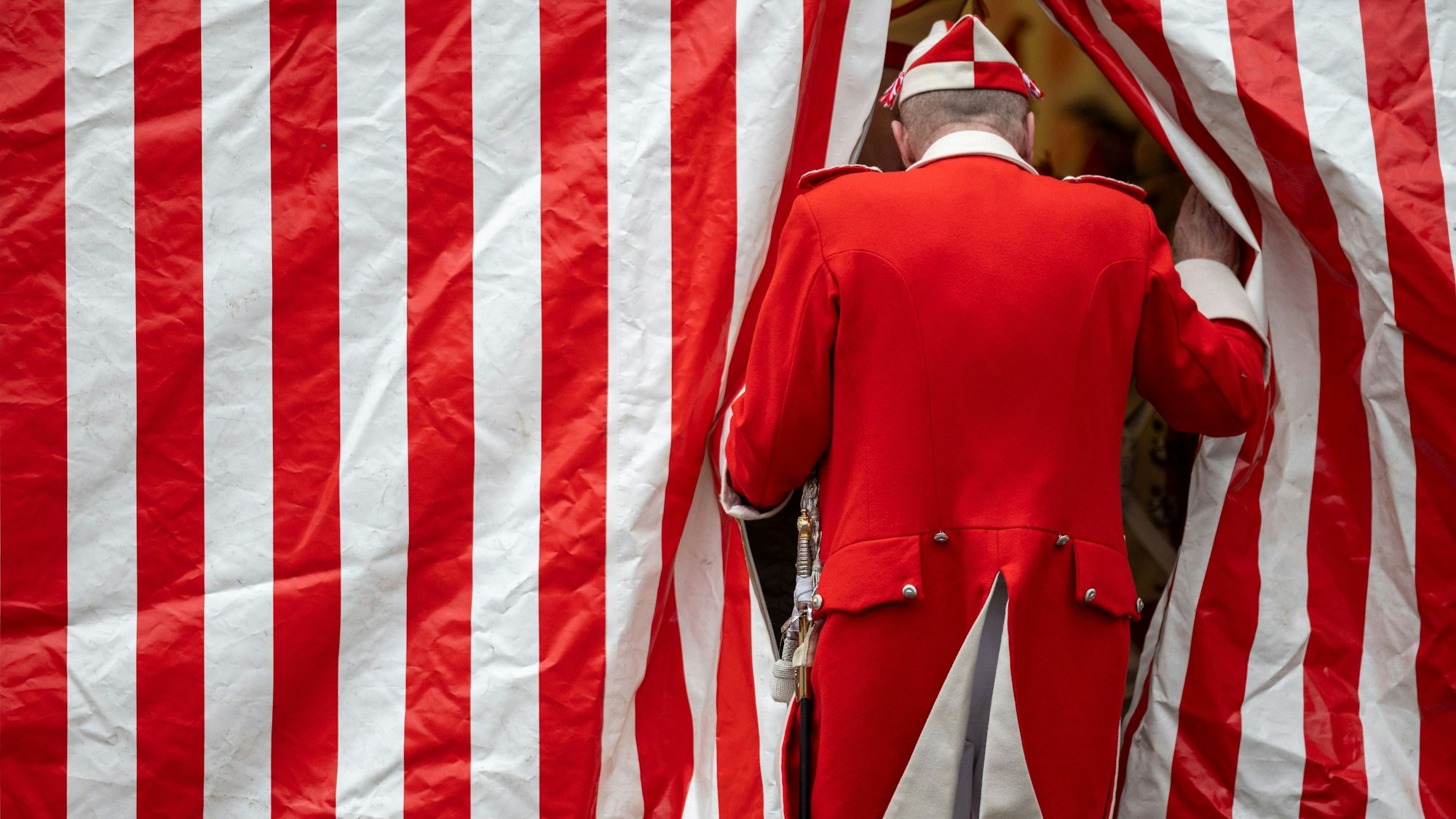 Auch stille rut-wiesse Momente gab es beim Funkenbiwak.