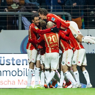 Regionalliga West: Fortuna Köln - FC Gütersloh, 13.02.2026 Jubel nach dem Tor zur 1:0 Führung durch Timo Bornemann Fortuna Köln, 19 Regionalliga West, Fortuna Köln - FC Gütersloh, 22. Spieltag, am 13.02.2026, Südstadion, Köln *** Regionalliga West Fortuna Köln FC Gütersloh, 13 02 2026 Cheers after Timo Bornemanns goal to give Fortuna Köln a 1-0 lead, 19 Regionalliga West, Fortuna Köln FC Gütersloh, 22 Matchday, on 13 02 2026, Südstadion, Cologne Copyright: xBEAUTIFULxSPORTS/Meuselx