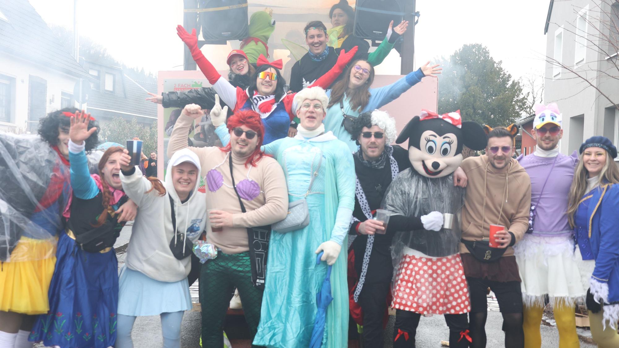 Der Junggesellenverein Iversheim begab sich auf eine Walt-Disney-Zeitreise
