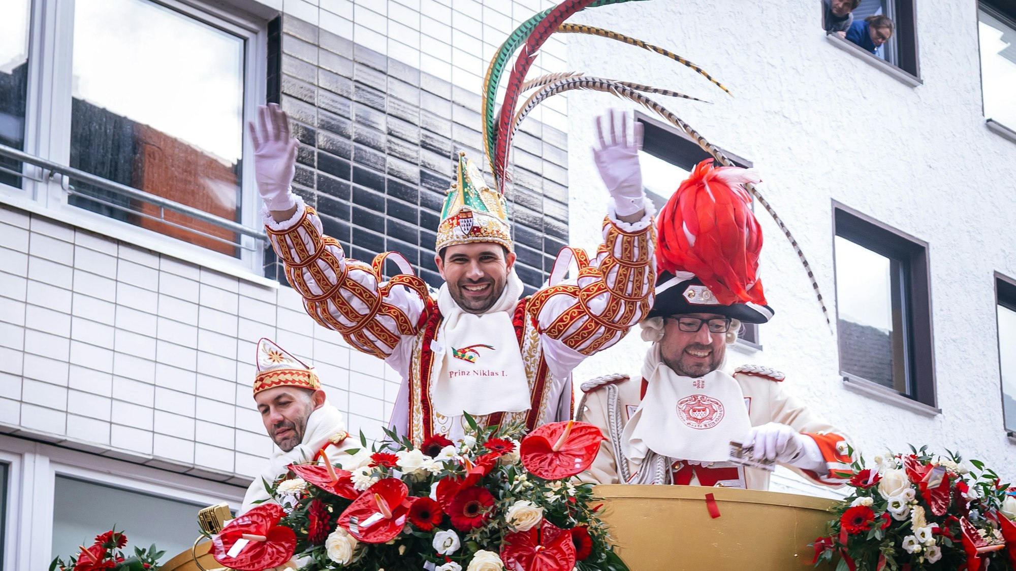 Prinz Niklas I. winkte den Jecken in der Südstadt.