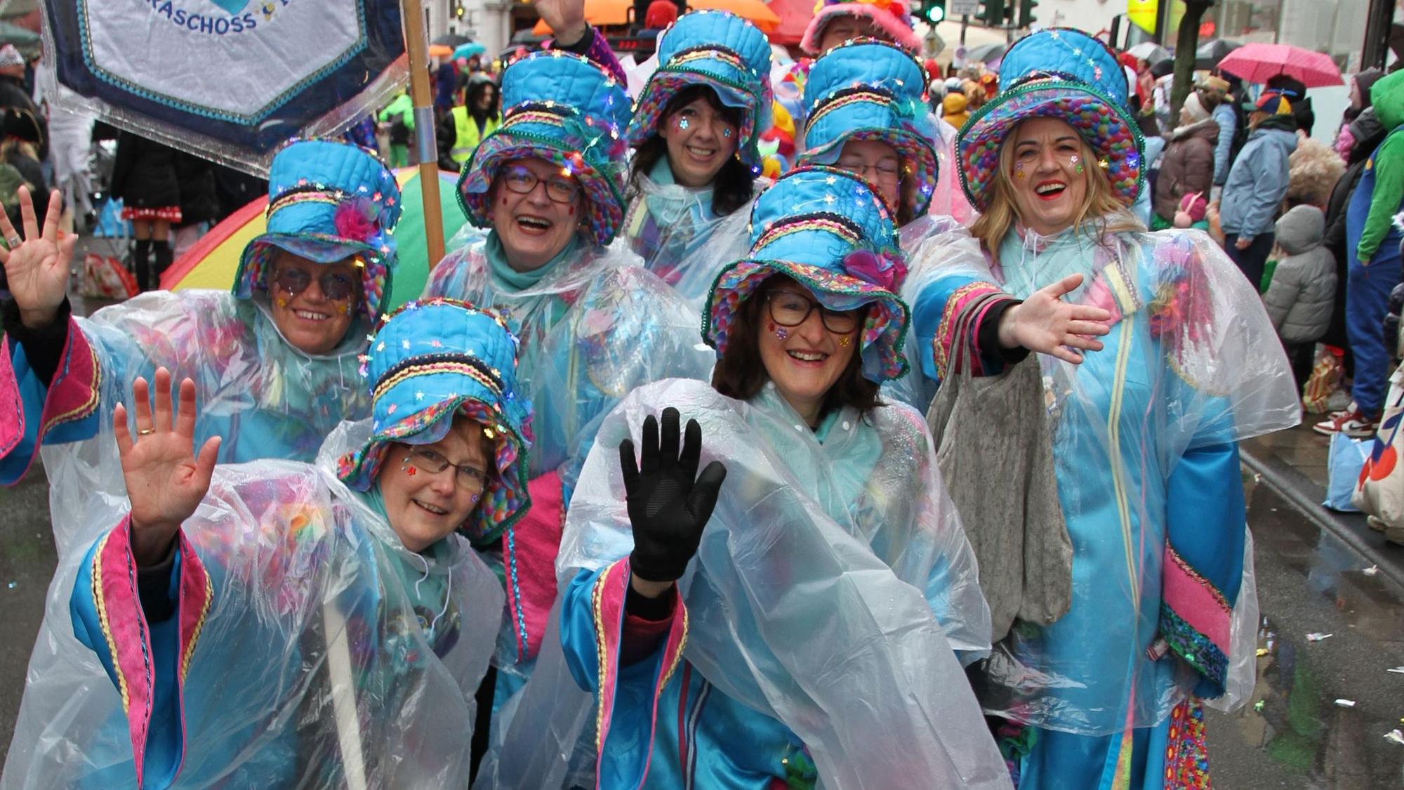 Rosenmontagszug in Siegburg, DKG Vergissmeinnicht