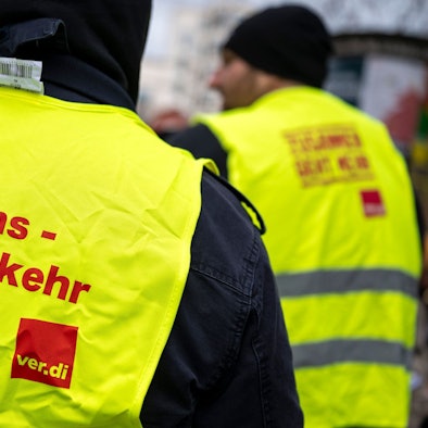 Für Freitag kündigt Verdi in der NRW-Verkehrszentrale in Leverkusen Warnstreiks an. (Archivbild)